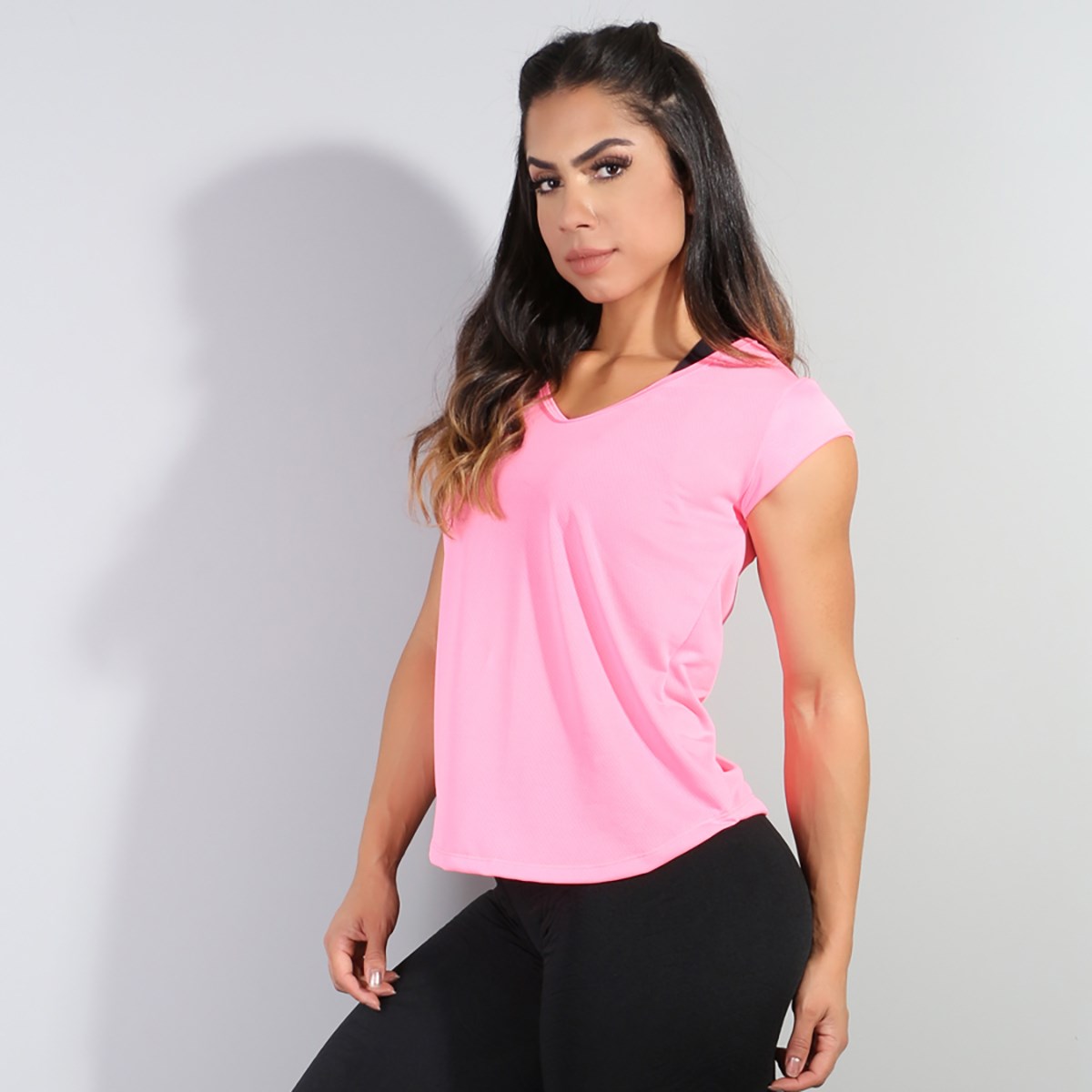 Blusa Fitness Feminina em Dry Fit Rosa Neon | Ref: 3.3.2159-39