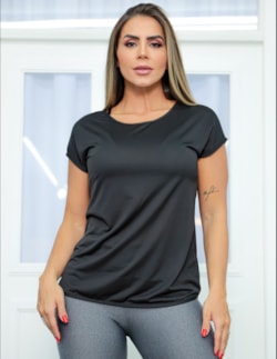 Blusa Preta de Academia em Dry Fit com Manguinhas | Ref: 3.3.2554-01-G