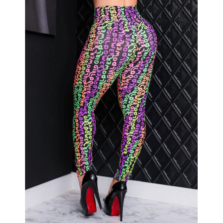 Calca Legging Feminina Varias Cores Efeito Empina Bumbum Escolha Perfeita  Para os Seus Treinos Exercícios e Atividades na Academia