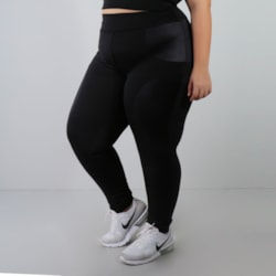 Calça Plus Size Preta com Detalhes de Cirrê | Ref: 4.4.4133C-01