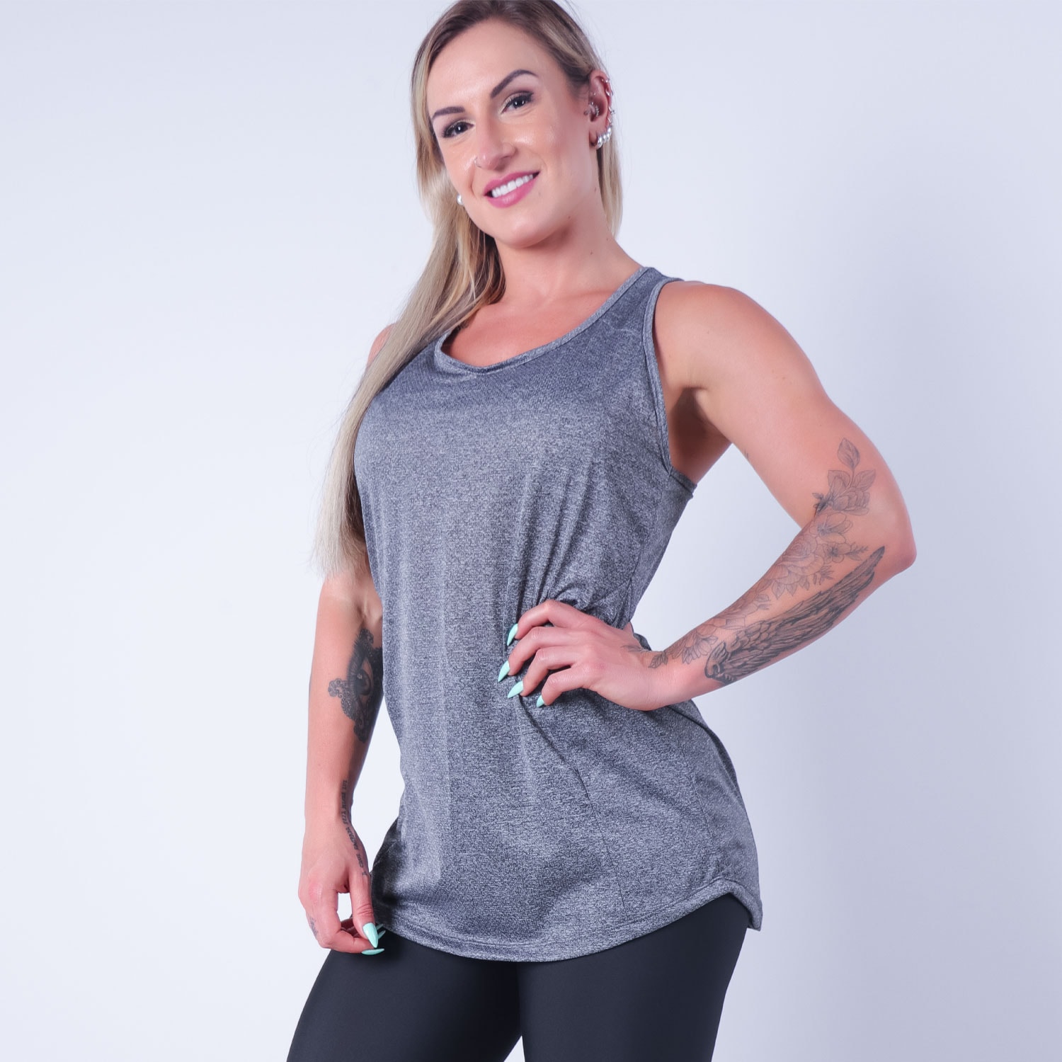 camiseta dry fit feminina alongada