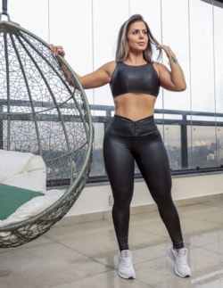 Conjunto Academia de Cirrê com Calça Legging e Cropped sem Bojo | Ref: