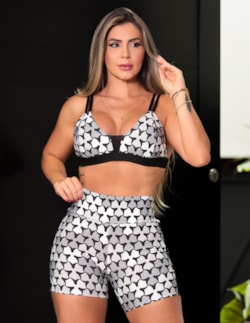 Conjunto Esportivo Estampado Feminino com Top e Short com Tela nas Lat