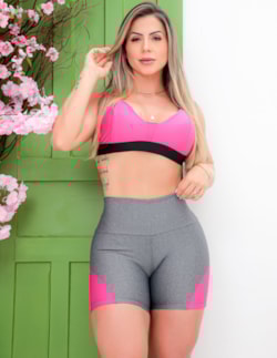 Conjunto Esportivo Feminino com Top e Shortinho com Recortes Laterais