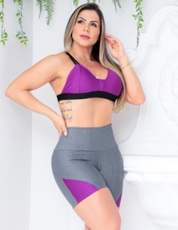 Conjunto Esportivo para Mulheres com Top e Short com Recortes nas Late