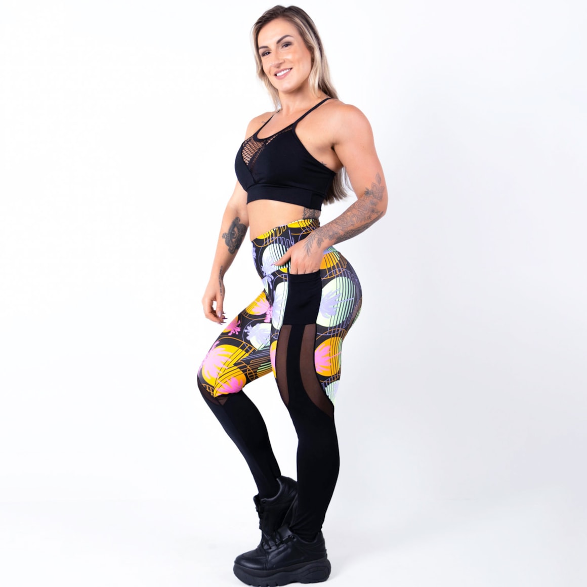 Conjunto Feminino Calça Estampada com Bolsos e Tela com Top sem Bojo |
