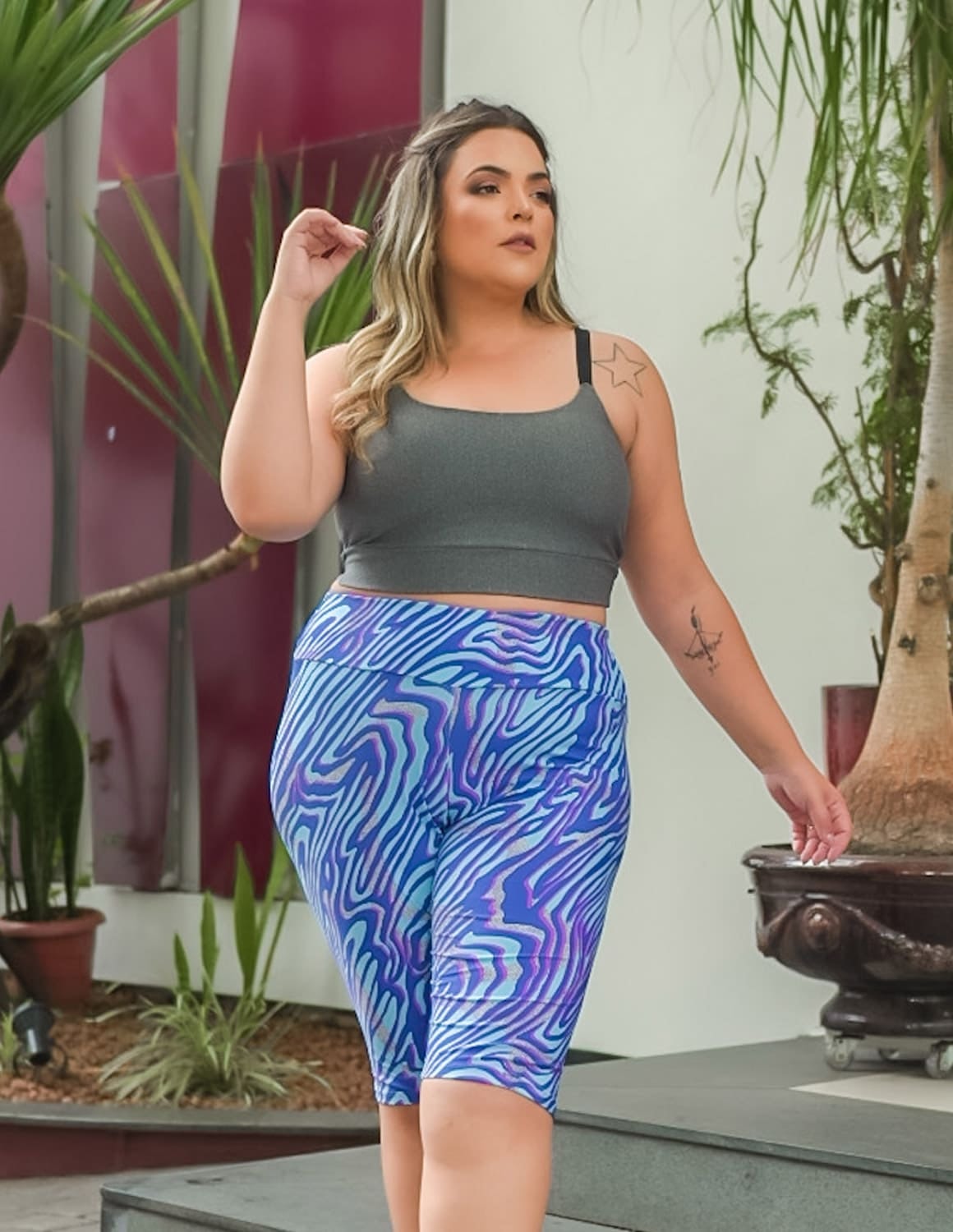 Conjunto Feminino Plus Size com Bermuda Ciclista Estampada e Top Mescl