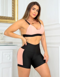 Conjunto Feminino Top com Bojo em Zig de Poliamida e Short com Recorte