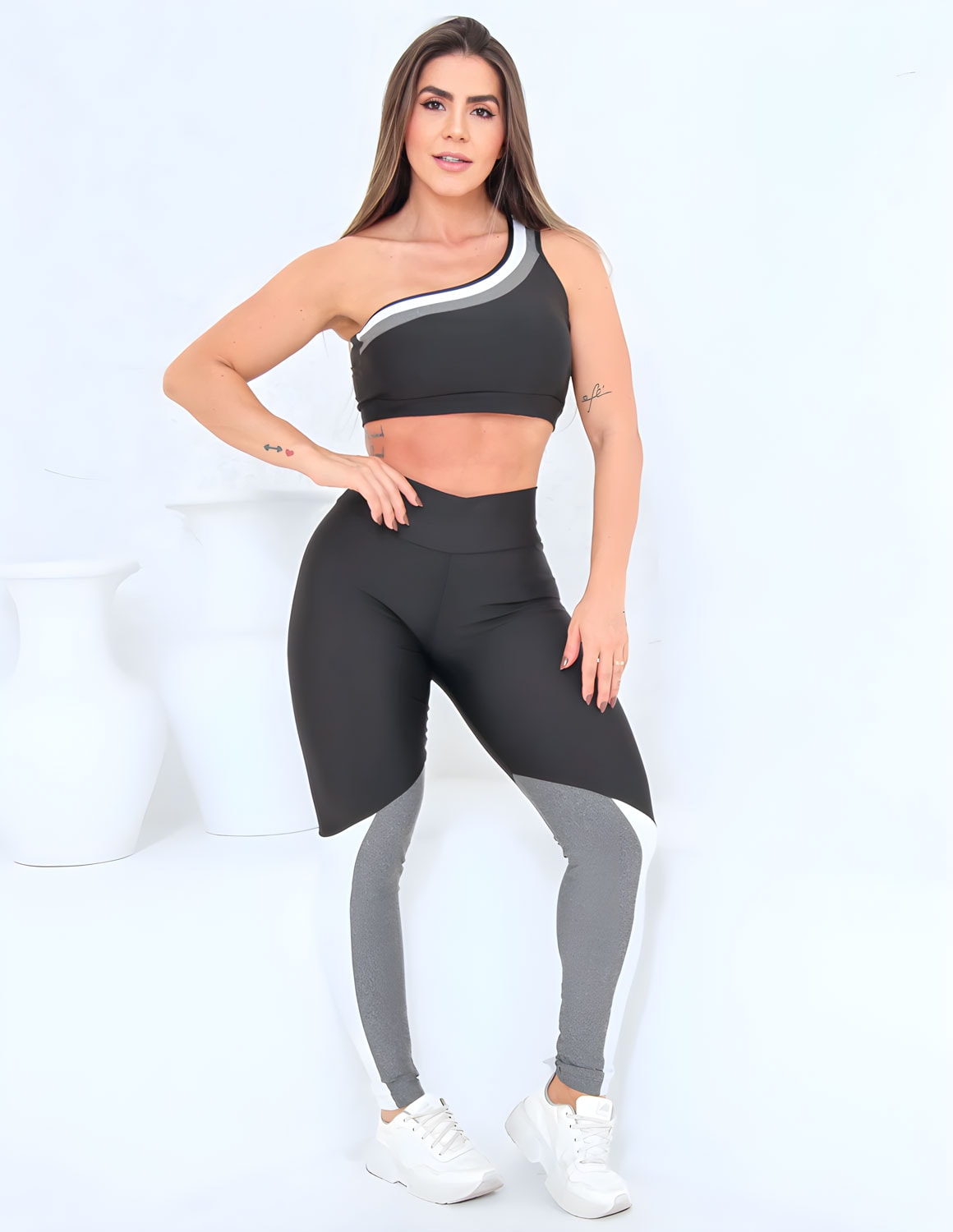 Conjunto Fitness Feminino com Recortes Coloridos Calça Legging e Cropp