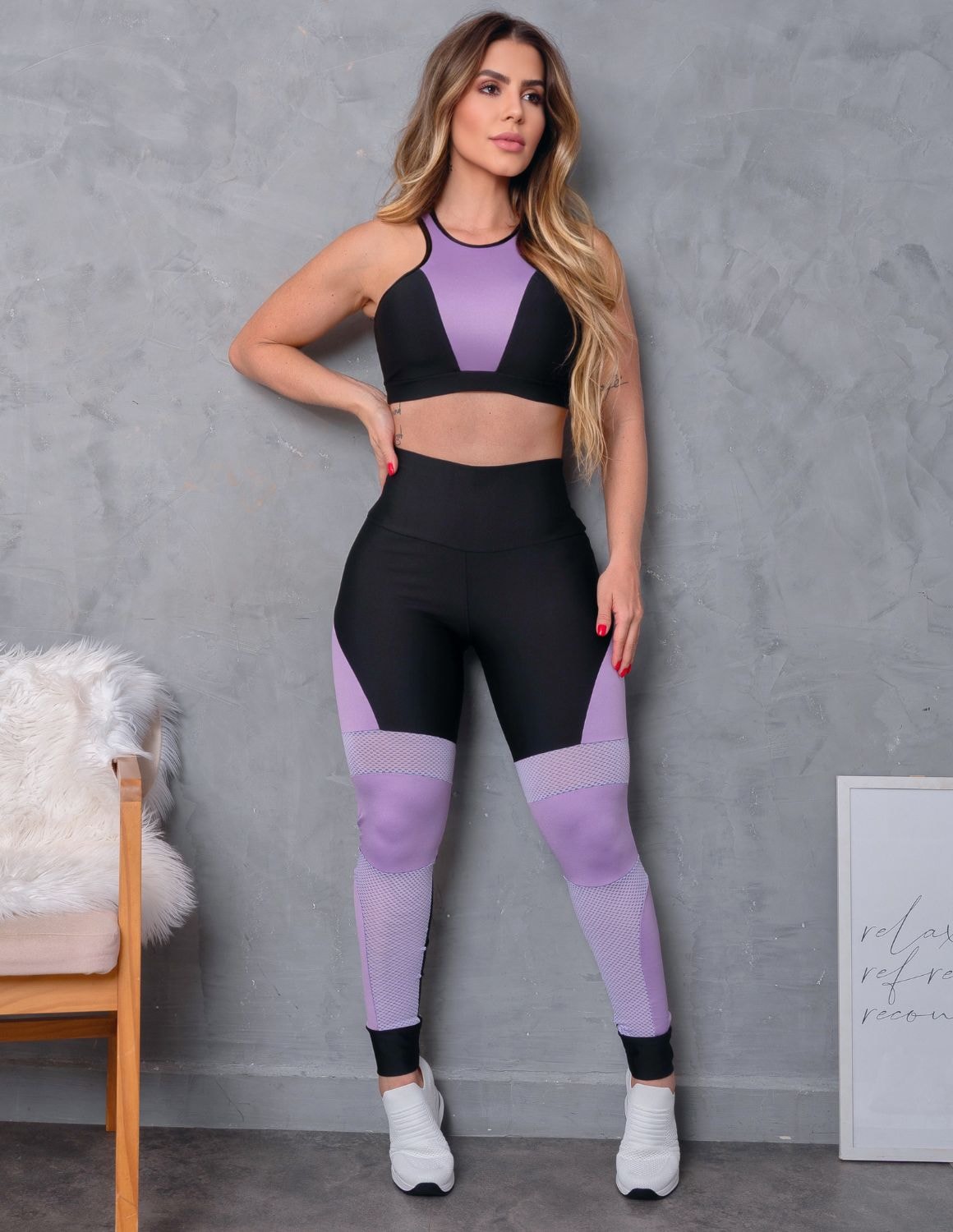 Conjunto Fitness Top e Legging com Recortes em Tela e Cirrê Para Acade