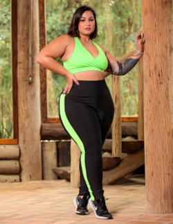 Conjunto Plus Size com Calça e Cropped para Academia