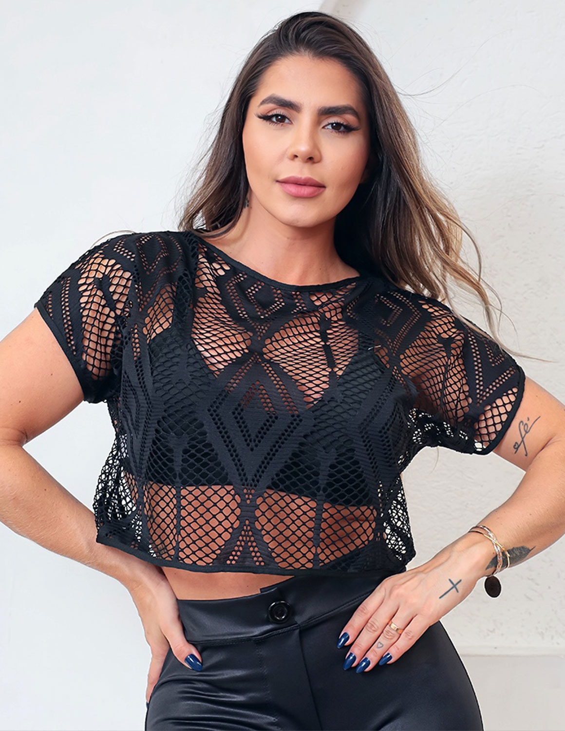 Cropped Camiseta Feminino em Tela Furadinha Luxo para Academia