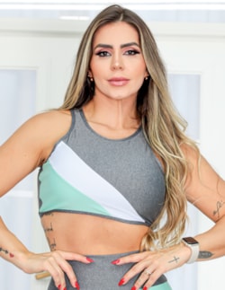 Cropped Feminino Fitness sem Bojo com Decote Vazado nas Costas