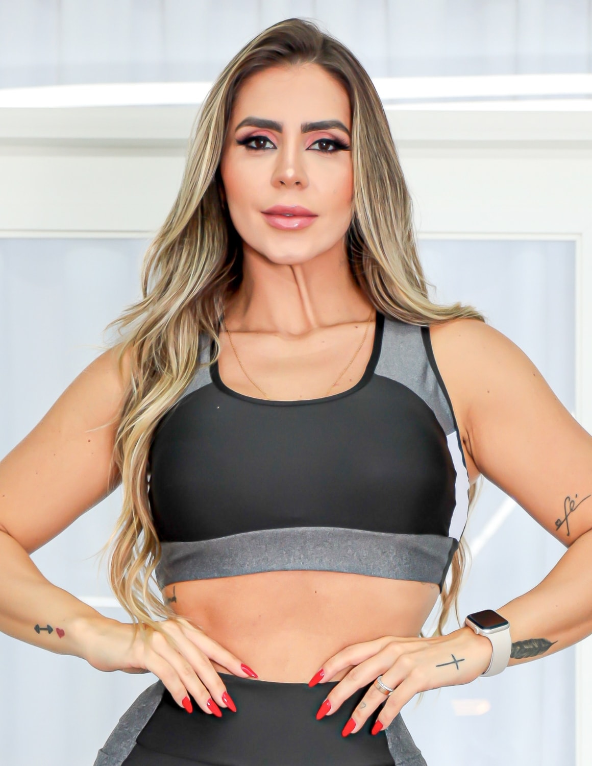 Cropped Fitness Feminino Estilo Nadador sem Bojo