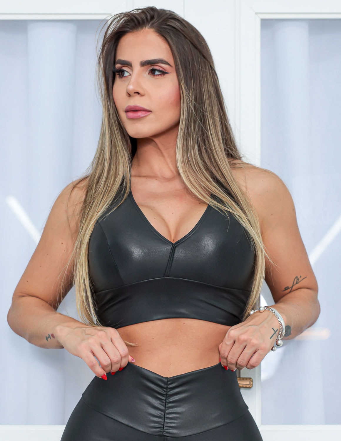 Cropped Fitness Preto com Bojo Removível em Cirrê | Ref: 3.3.2562-01