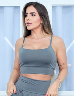 Cropped Top Fitness Cinza com Bojo Removível e Alcinhas