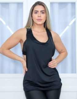 Regata Fitness Cavada em Microfibra com Recorte em Dry Fit
